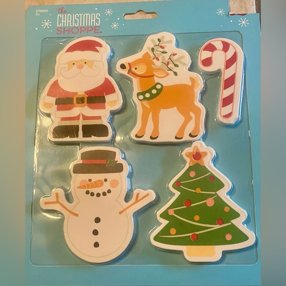 Christmas-themed NWT 5 pc. foam bath toys from "The Christmas Shoppe".